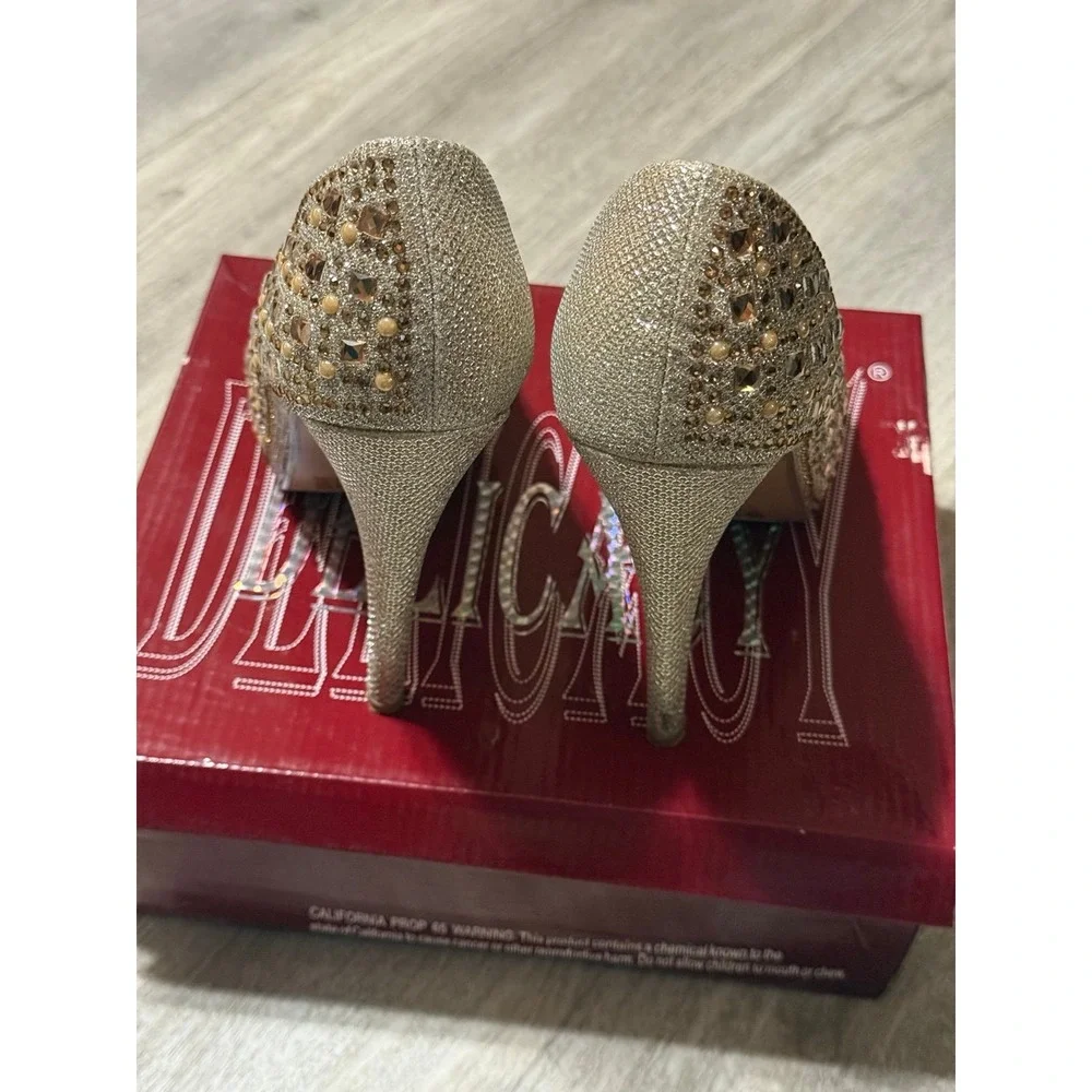 N/A delicacy champagne
